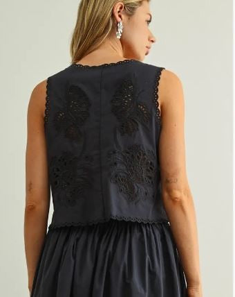 Embroidery Tied in Front Sleeveless Top|7434
