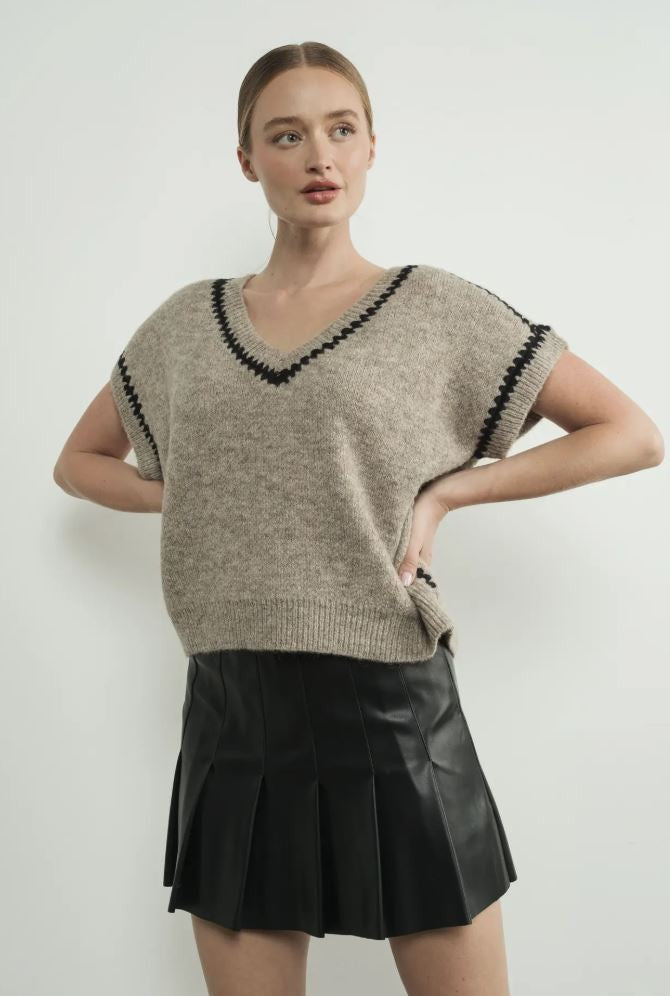 Embroidered V Neck Sweater Vest|6232