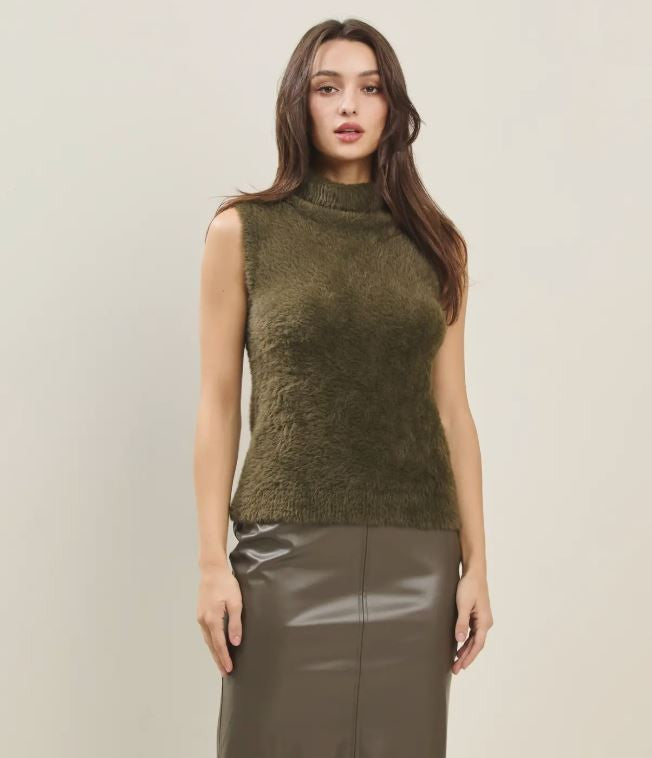 Fuzzy Turtleneck Vest- Olive|6722