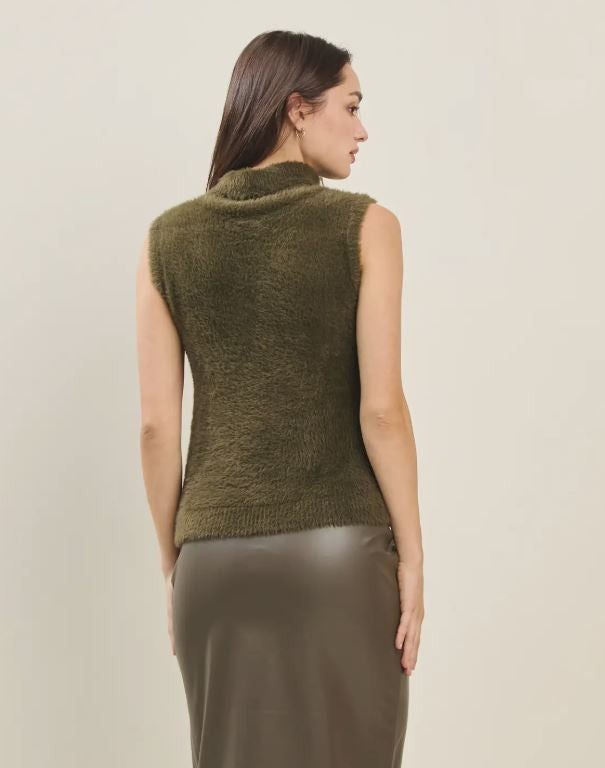 Fuzzy Turtleneck Vest- Olive|6723