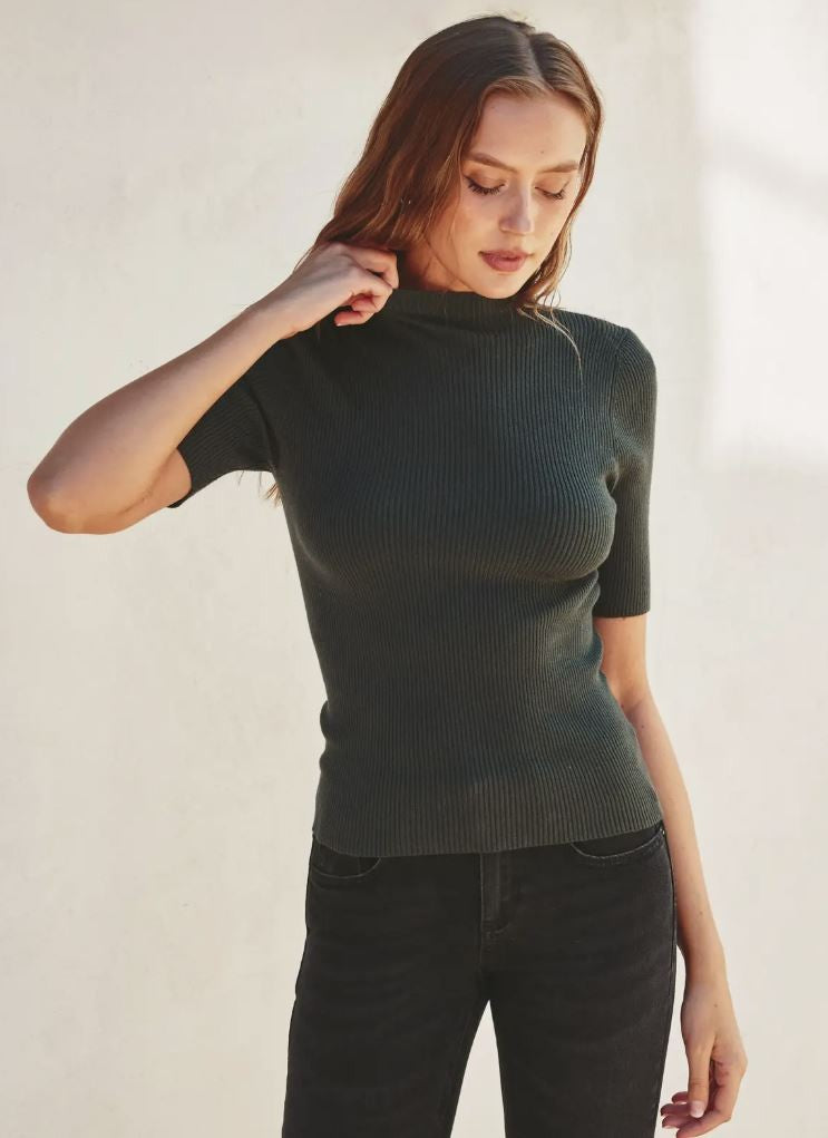 Black Mock Neck Short Sleeve Sweater|6854
