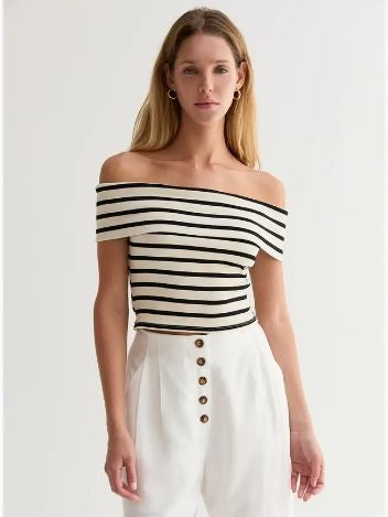 Striped Off-Shoulder Knit Top|7418